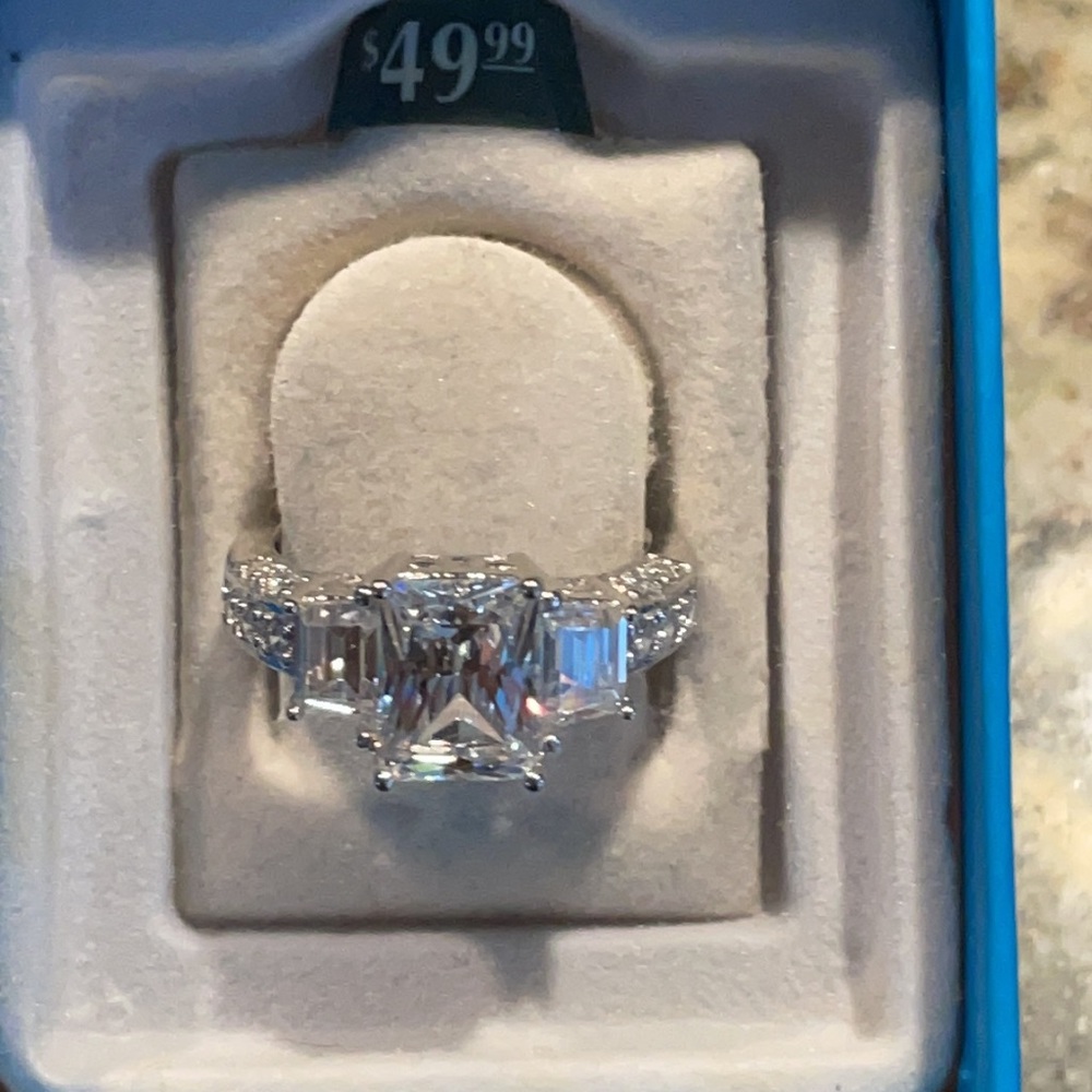 🔥NWT * STUNNING *SS Ring 🔥